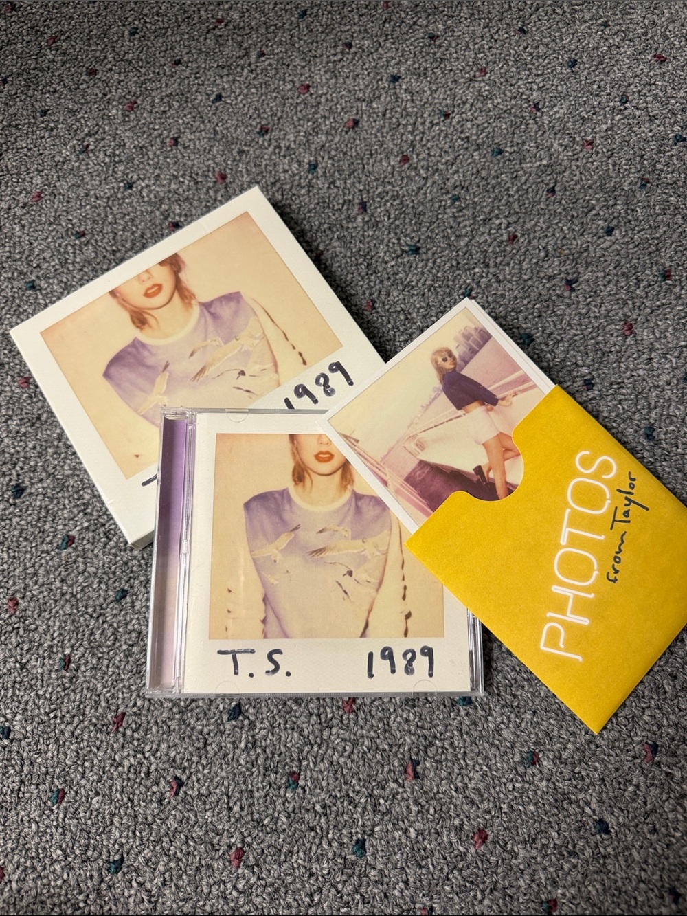 Taylor Swift Lavender and Yellow 1989 CD & Photo Set
